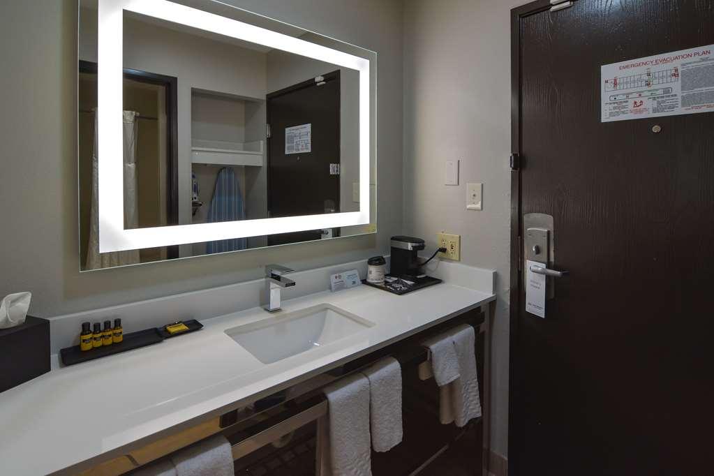 Best Western Plus Lafayette Hotel University Area Exteriör bild